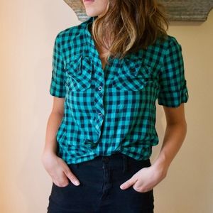 UO Plaid Short Sleeved Button Down *NEW w/ TAGS*
